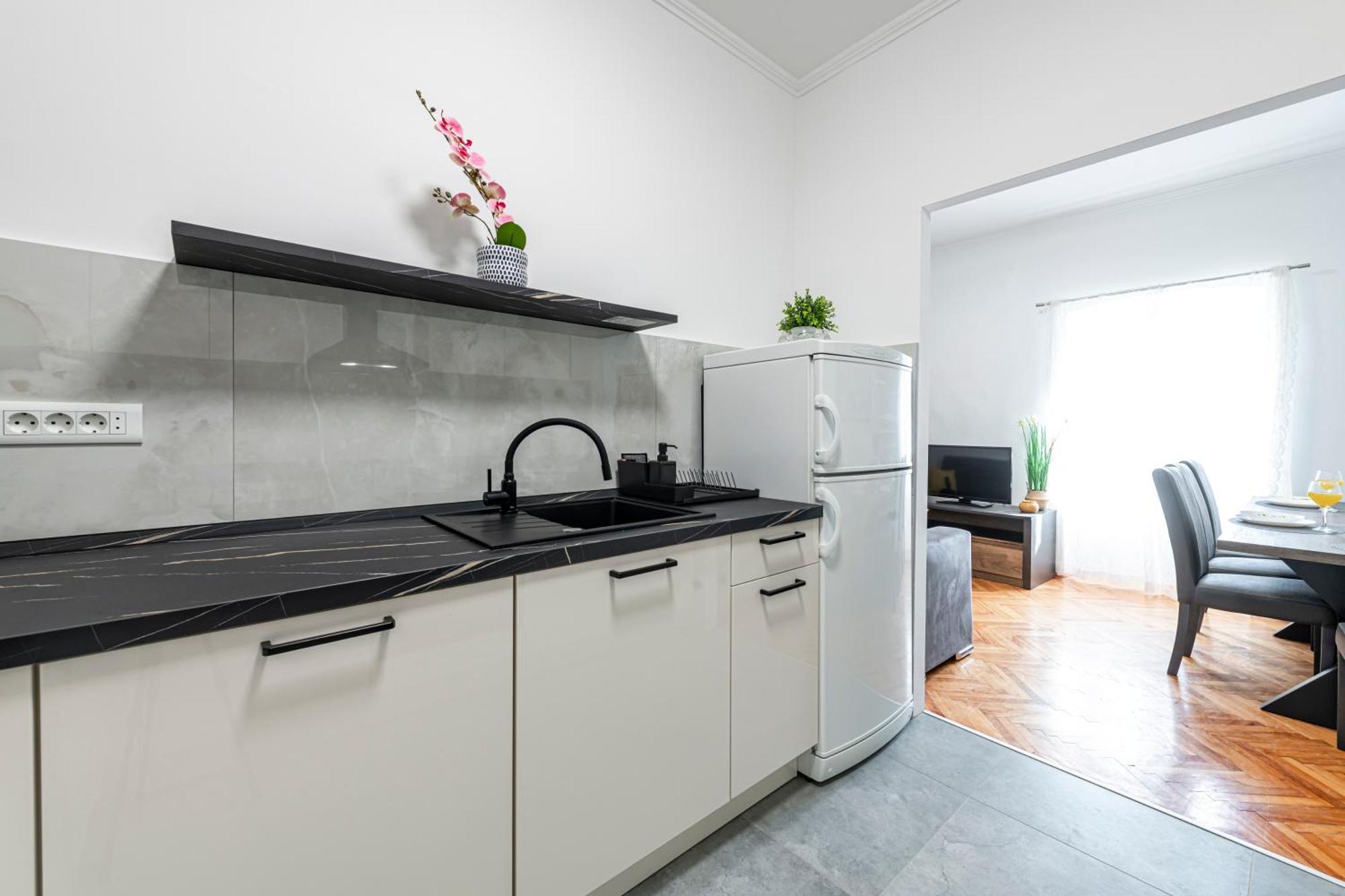 Vera Apartment